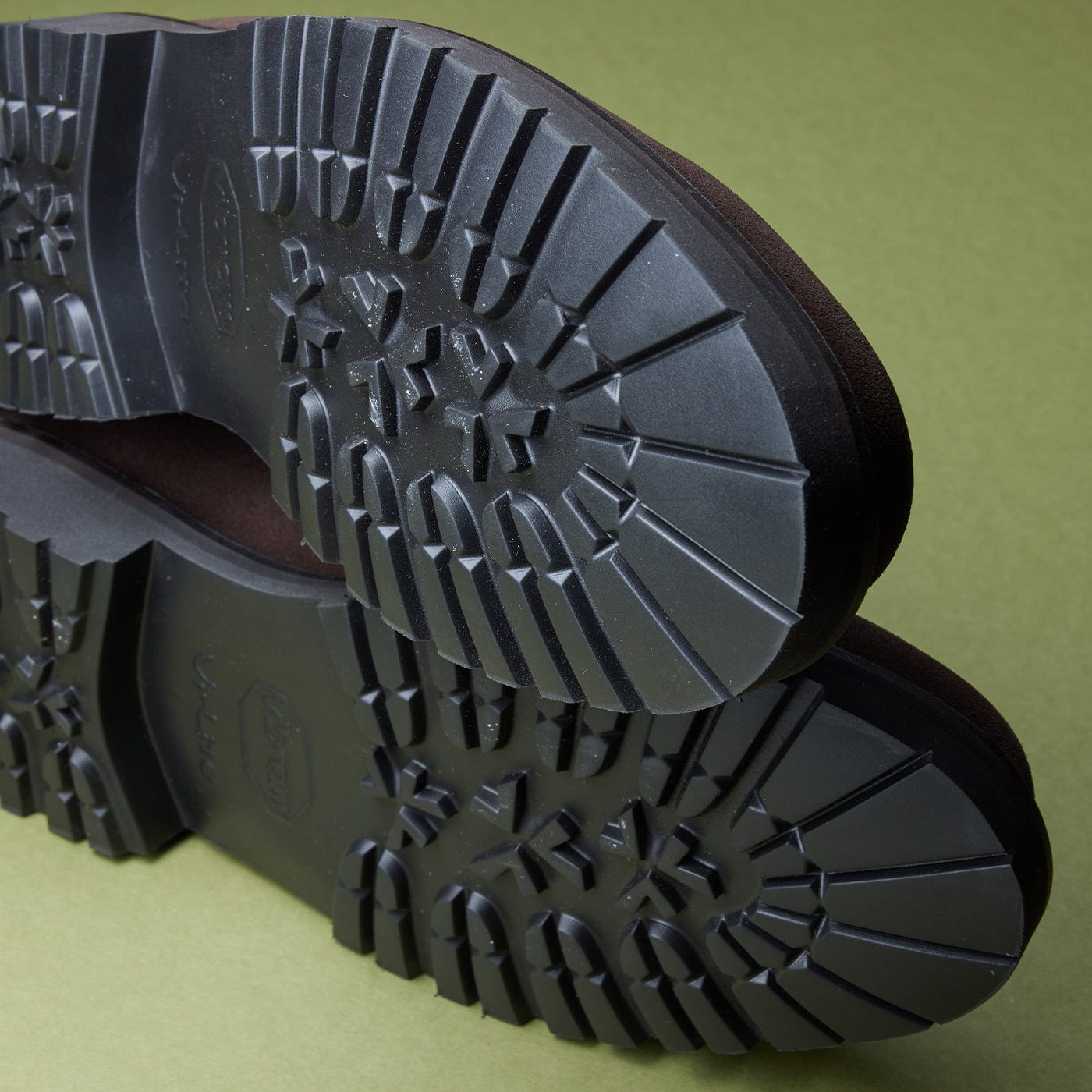 Boston 2 Dark Oak Suede